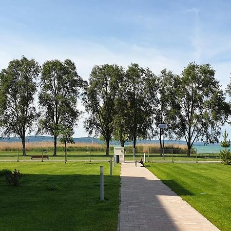 Lelle Resort B20 Balatonlelle Exterior photo