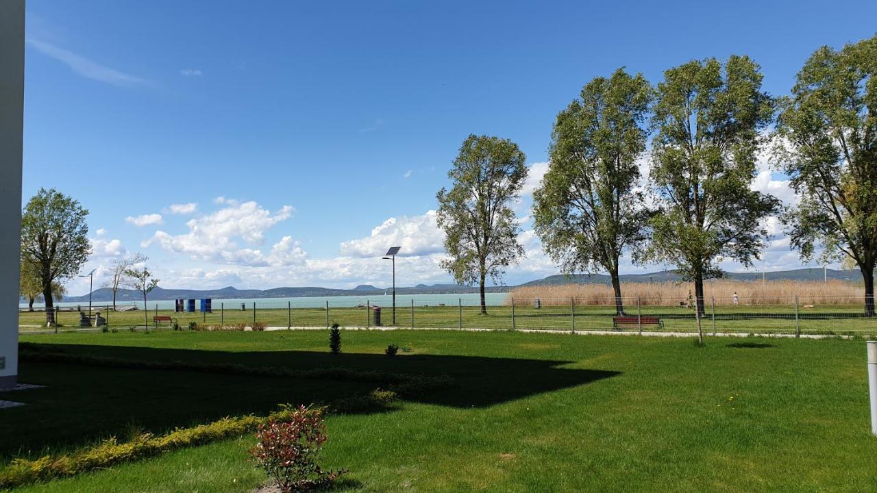 Lelle Resort B20 Balatonlelle Exterior photo