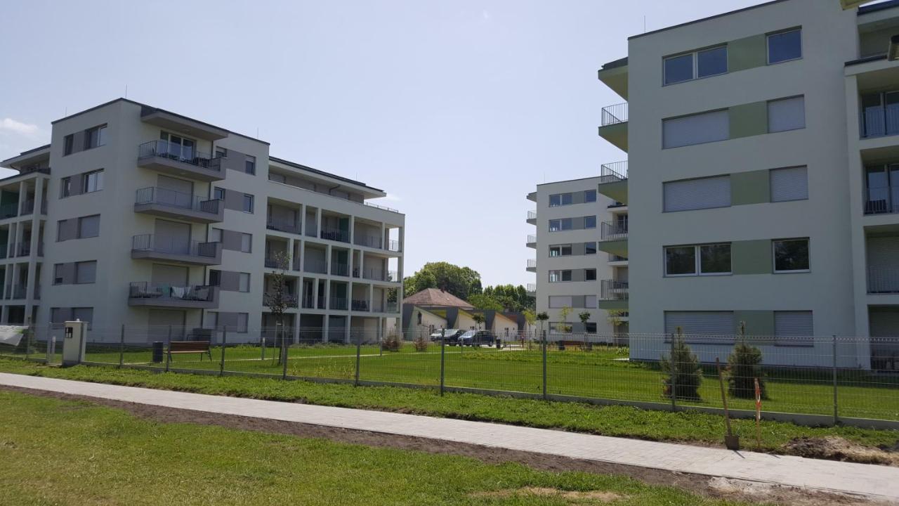 Lelle Resort B20 Balatonlelle Exterior photo