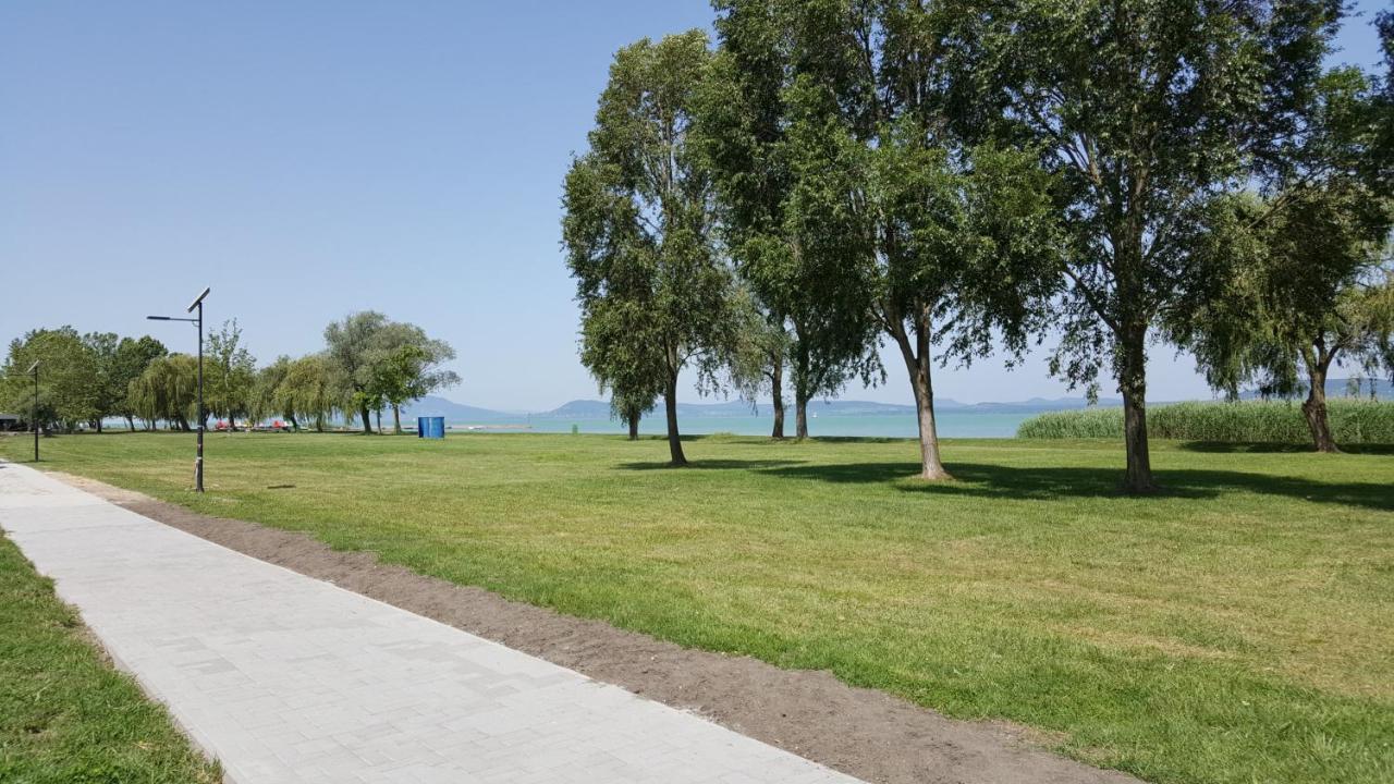 Lelle Resort B20 Balatonlelle Exterior photo