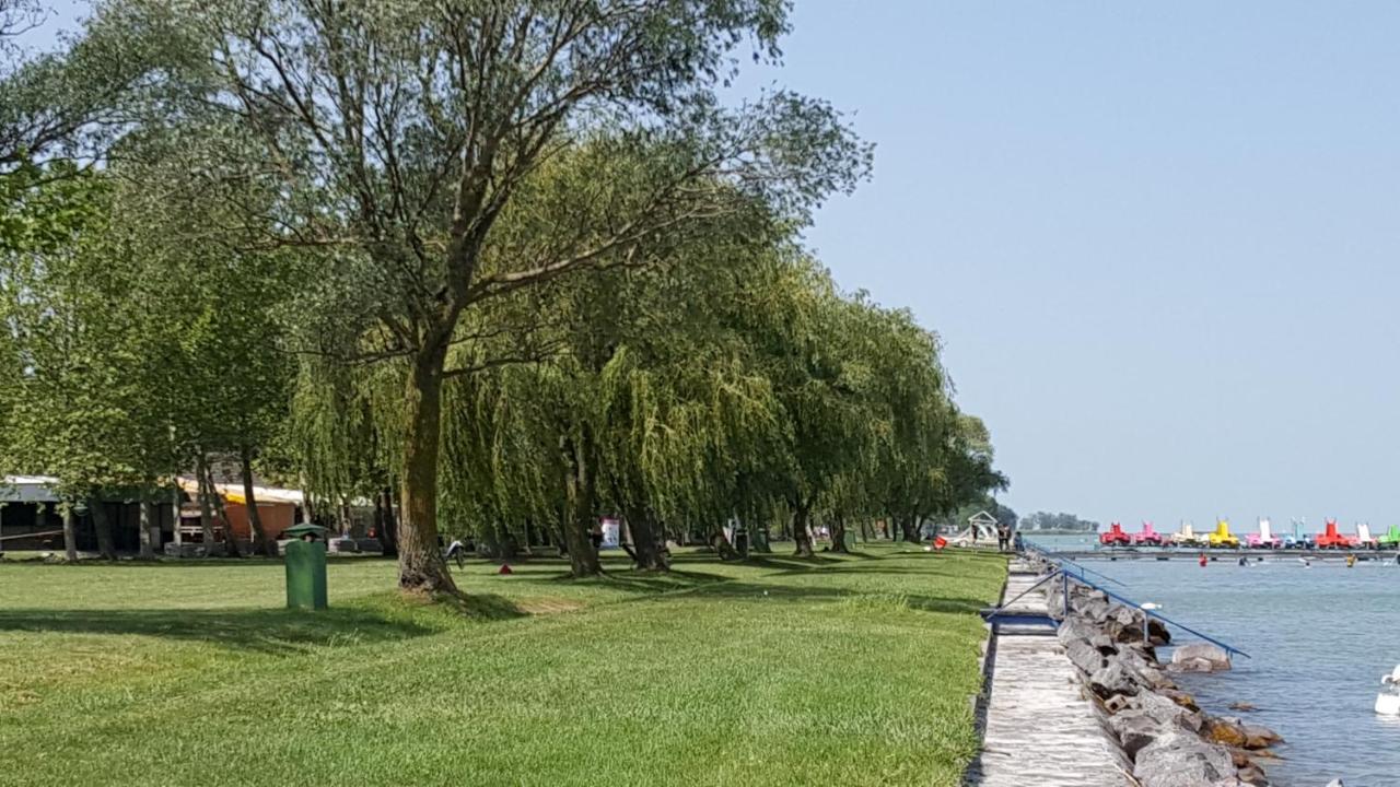 Lelle Resort B20 Balatonlelle Exterior photo