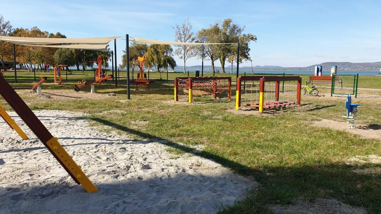 Lelle Resort B20 Balatonlelle Exterior photo