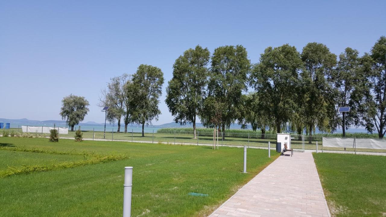 Lelle Resort B20 Balatonlelle Exterior photo